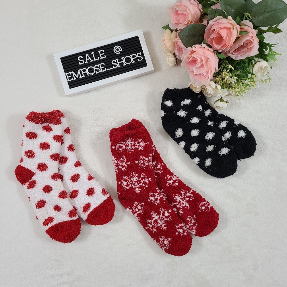 3 Pack of Fuzzy Socks 💐